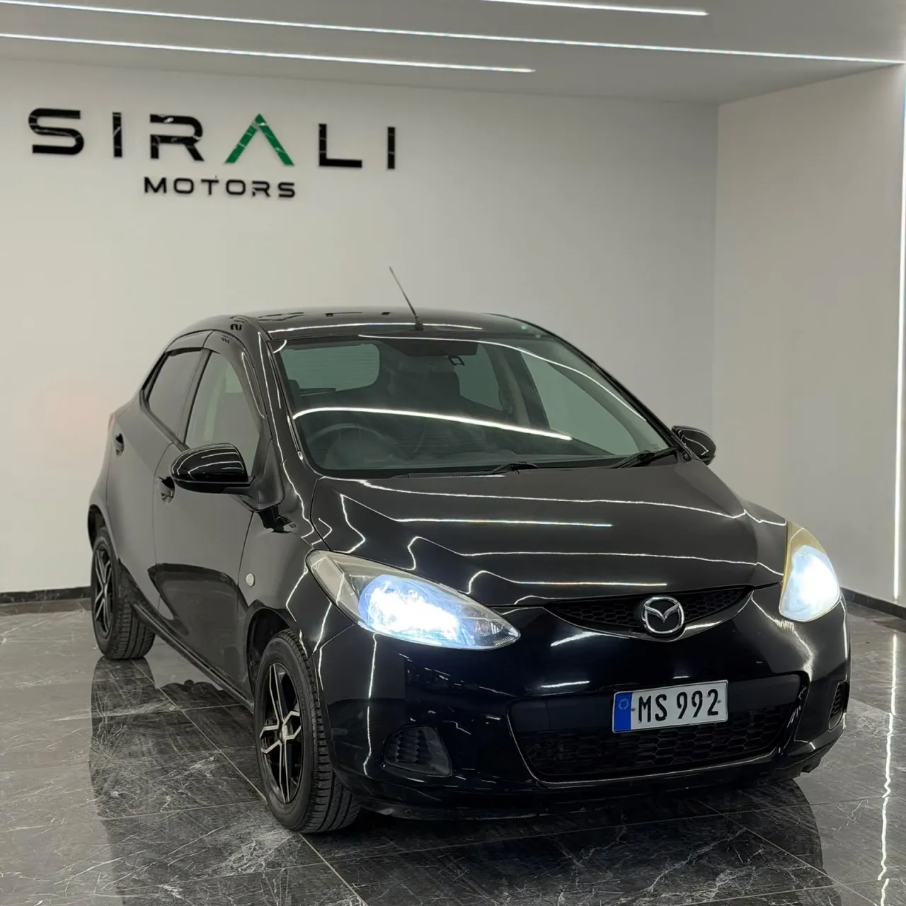 2011 Mazda Demio 1.3i Kıbrıs | KKTC İkinci El Satılık Araba - Thumbnail 4