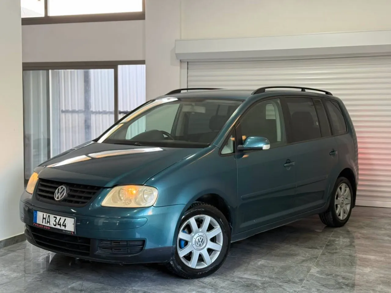 2004 Volkswagen Touran 1.6 FSI Kıbrıs | KKTC İkinci El Satılık Araba - Thumbnail 3