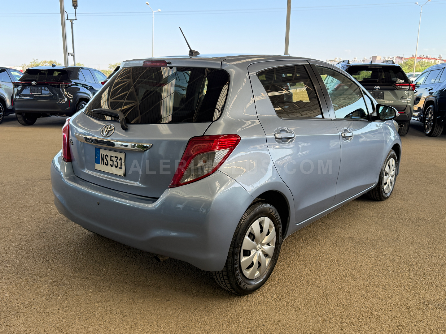 2011 Toyota Vitz 1.3 Kıbrıs | KKTC İkinci El Satılık Araba - Thumbnail 3