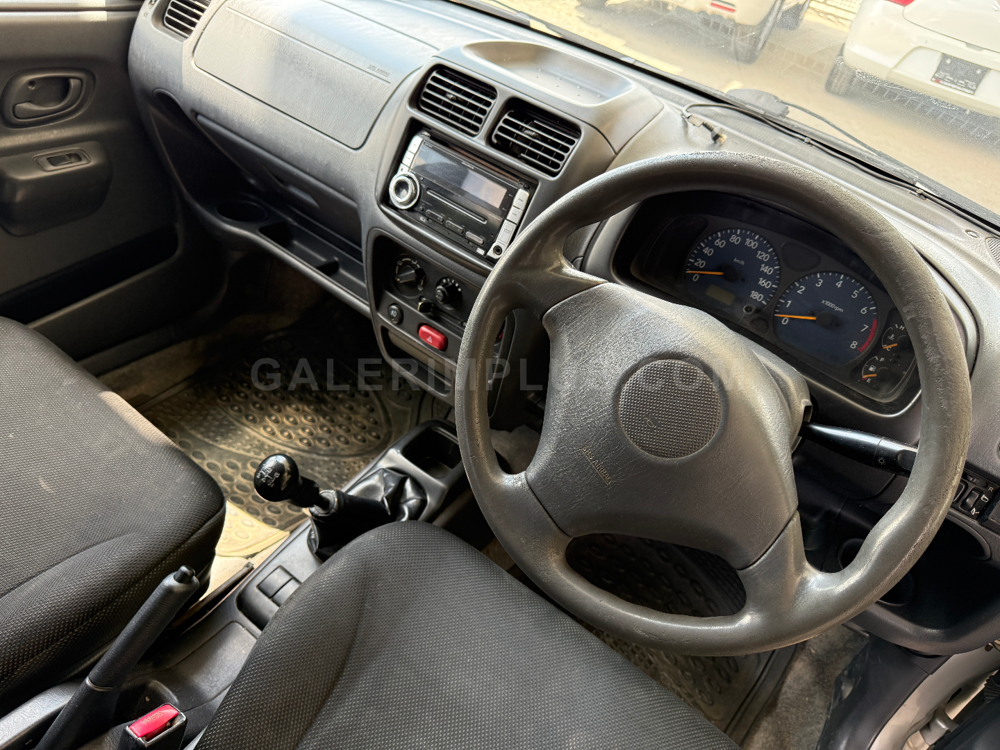 2003 Suzuki Swift 1.3 Kıbrıs | KKTC İkinci El Satılık Araba - Thumbnail 5