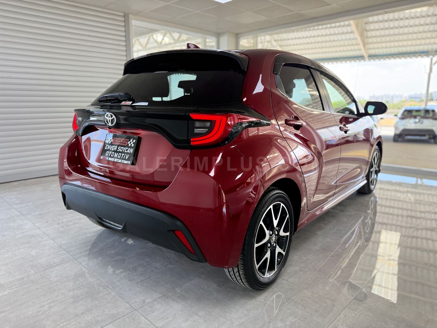 2022 Toyota Yaris 1.5 Kıbrıs | KKTC İkinci El Satılık Araba - Thumbnail 4