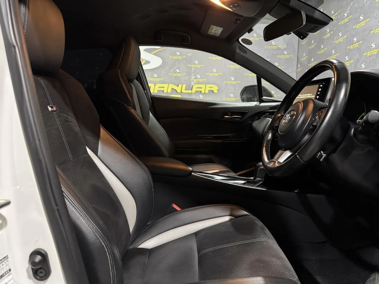 2021 Toyota C-HR 1.8 Hybrid Kıbrıs | KKTC İkinci El Satılık Araba - Thumbnail 6