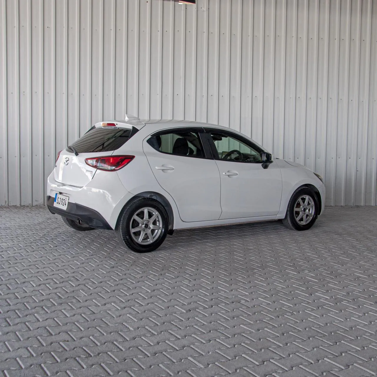 2017 Mazda Demio 1.5 16V Automatic Kıbrıs | KKTC İkinci El Satılık Araba - Thumbnail 2
