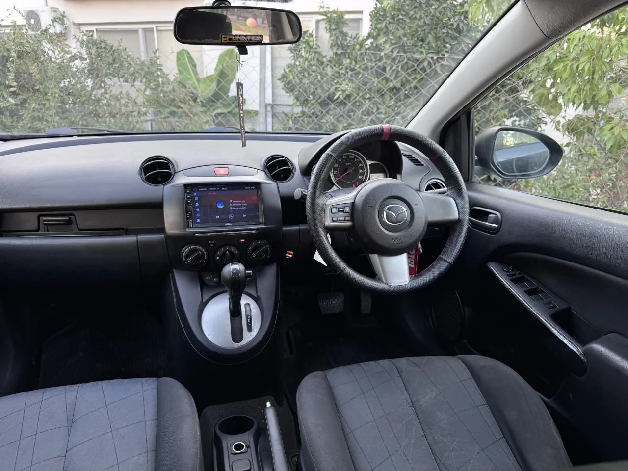 2013 Mazda Demio 1.3 16V Kıbrıs | KKTC İkinci El Satılık Araba - Thumbnail 8