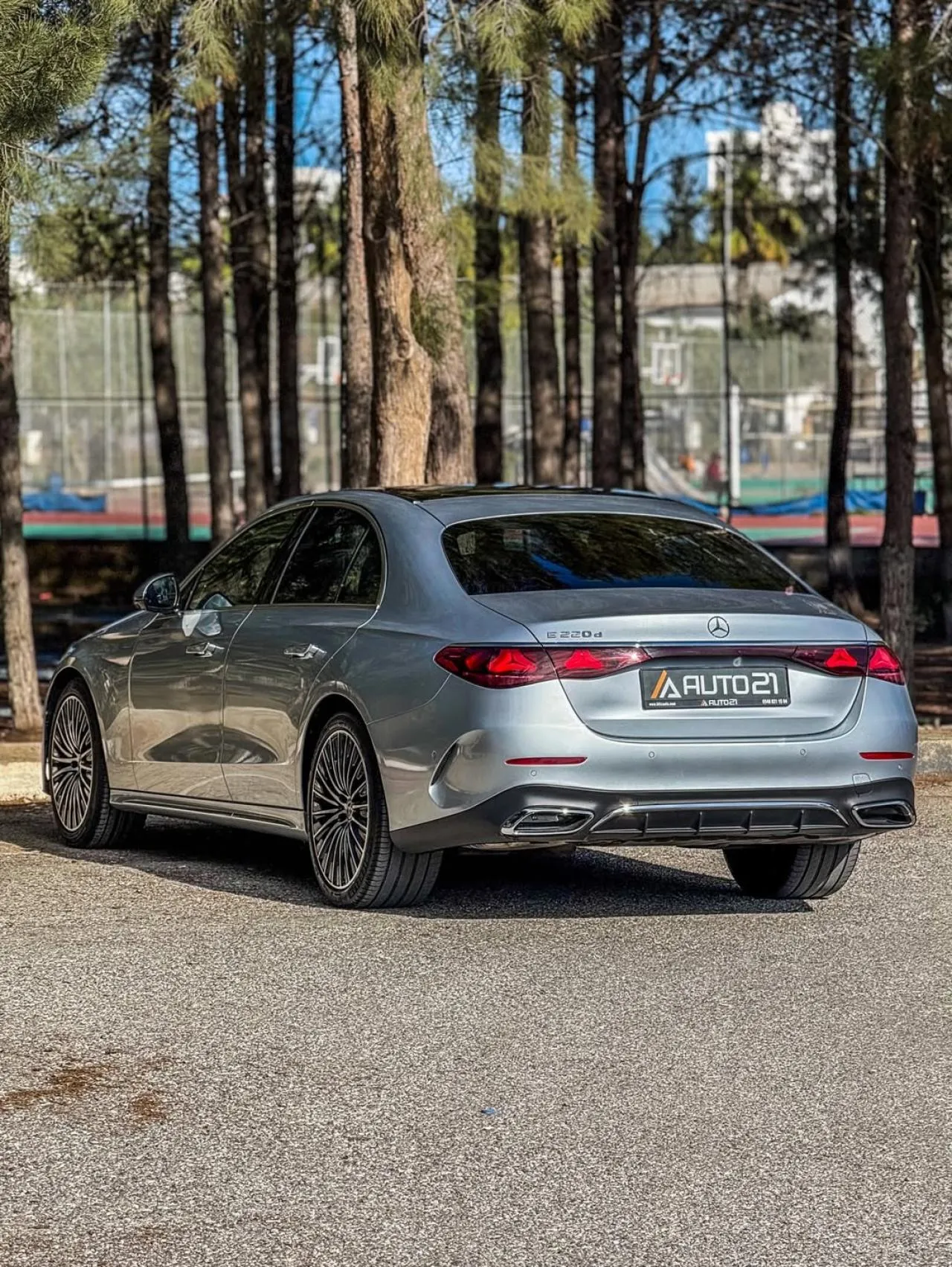 2025 Mercedes-Benz E Serisi E 220 d Kıbrıs | KKTC İkinci El Satılık Araba - Thumbnail 6