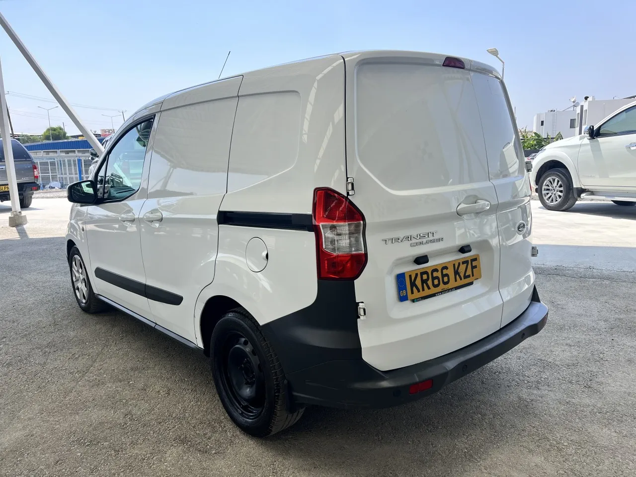 2017 Ford Transit Courier  Kıbrıs | KKTC İkinci El Satılık Araba - Thumbnail 4
