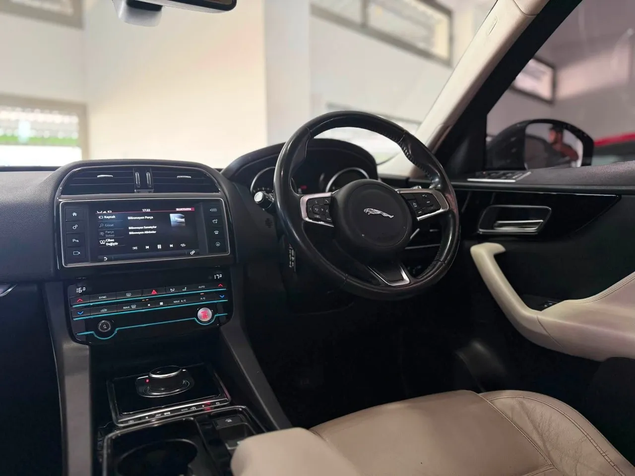 2018 Jaguar F-Pace 2.0 D Kıbrıs | KKTC İkinci El Satılık Araba - Thumbnail 2