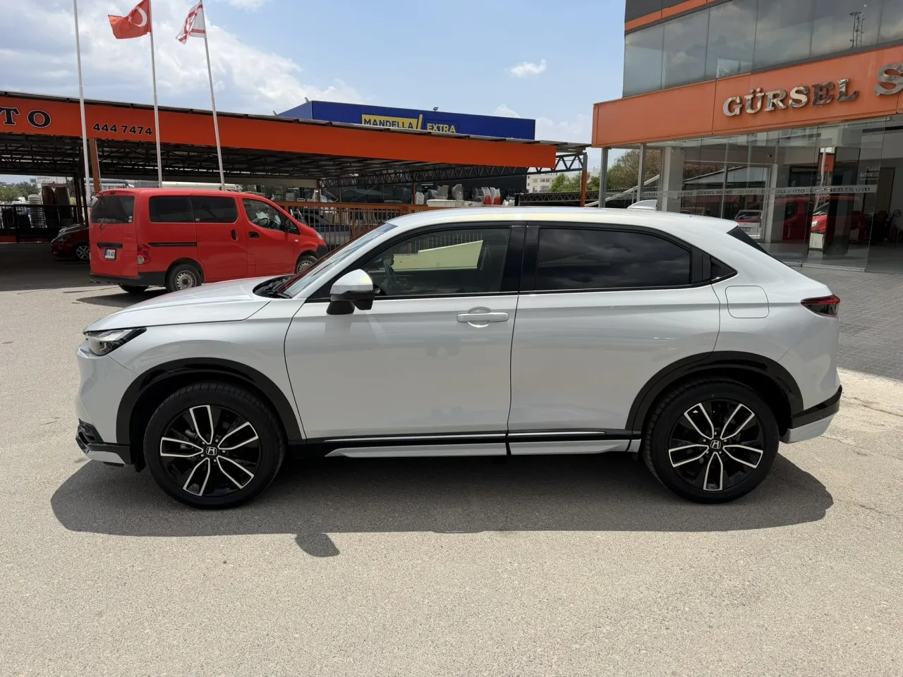 2022 Honda Vezel 1.5 i-VTEC Hybrid Automatic Kıbrıs | KKTC İkinci El Satılık Araba - Thumbnail 3