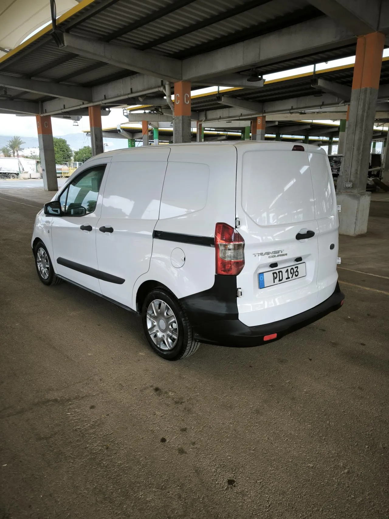 2015 Ford Tourneo Connect  Kıbrıs | KKTC İkinci El Satılık Araba - Thumbnail 5