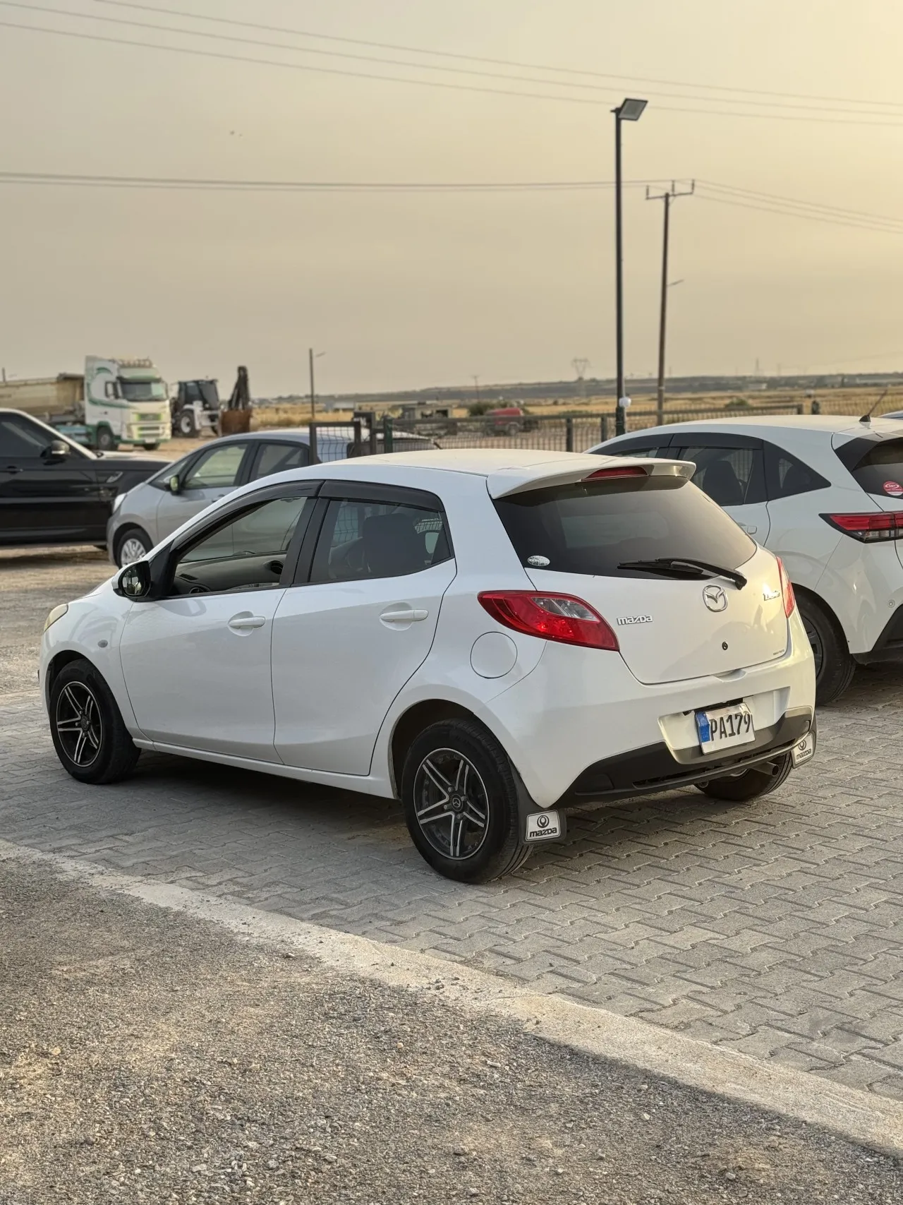2012 Mazda Demio 1.3i Kıbrıs | KKTC İkinci El Satılık Araba - Thumbnail 5