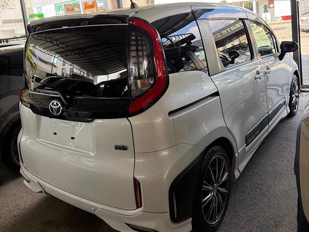 2023 Toyota Sienta 1.5 Hybrid CVT Kıbrıs | KKTC İkinci El Satılık Araba - Thumbnail 4