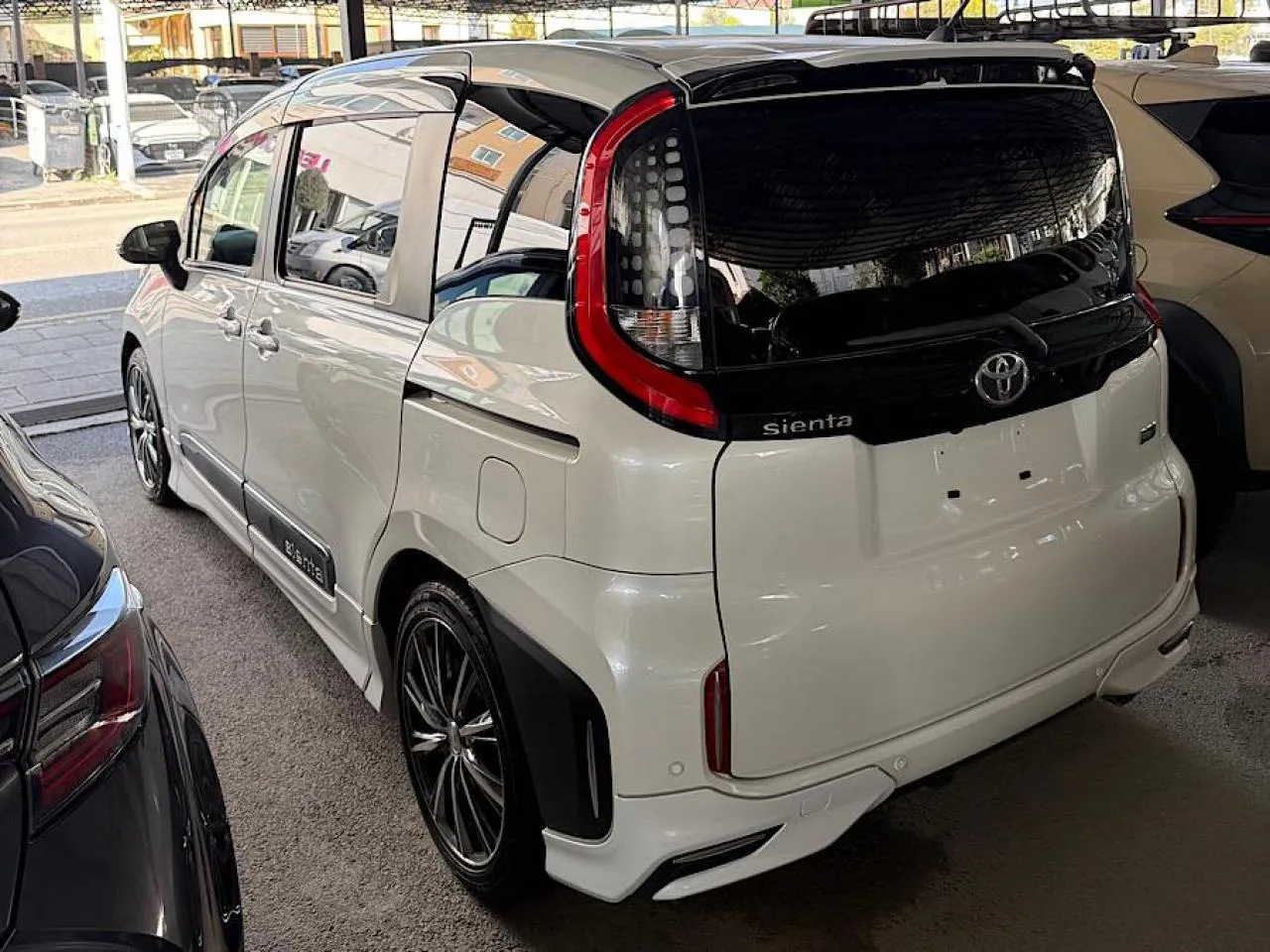 2023 Toyota Sienta 1.5 Hybrid CVT Kıbrıs | KKTC İkinci El Satılık Araba - Thumbnail 5