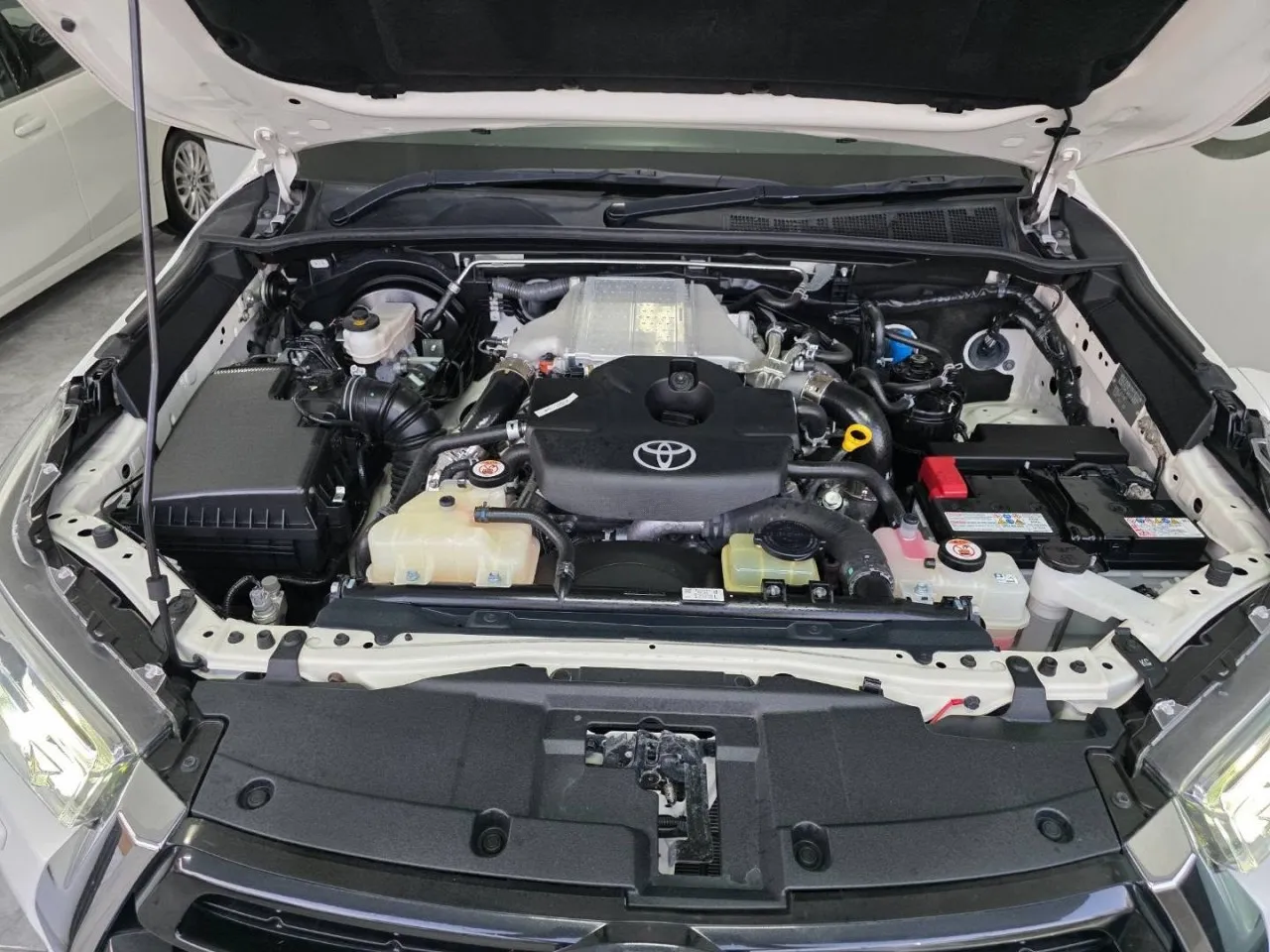 2021 Toyota Hilux 2.8 Kıbrıs | KKTC İkinci El Satılık Araba - Thumbnail 8