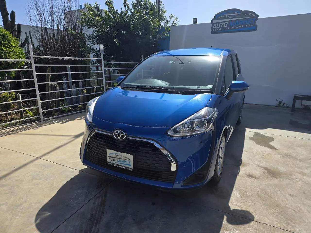2020 Toyota Sienta 1.5 i Kıbrıs | KKTC İkinci El Satılık Araba - Fotoğraf 1