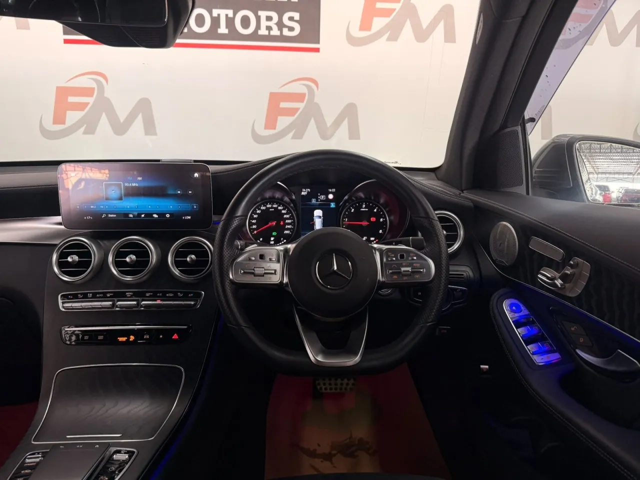 2022 Mercedes - Benz GLC 220d AMG Kıbrıs | KKTC İkinci El Satılık Araba - Thumbnail 8