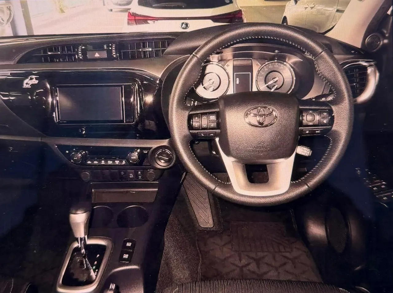 2021 Toyota Hilux 2.4 D Kıbrıs | KKTC İkinci El Satılık Araba - Thumbnail 6