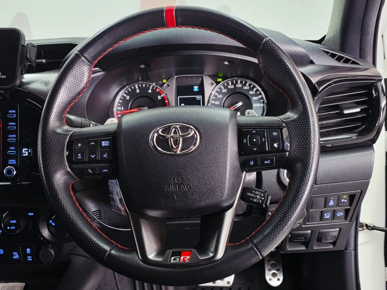 2022 Toyota Hilux 2.4 D Kıbrıs | KKTC İkinci El Satılık Araba - Thumbnail 4