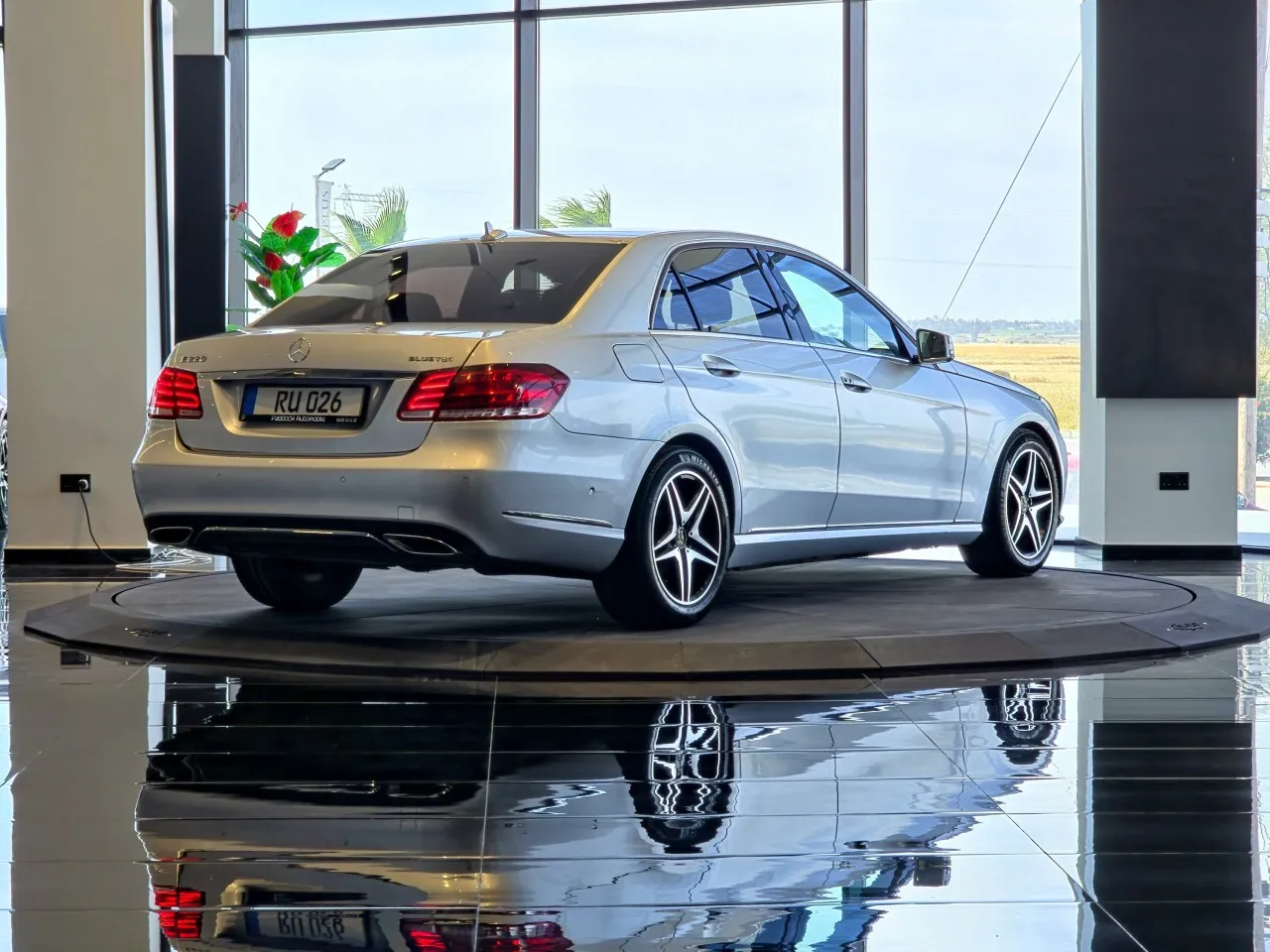 2015 Mercedes-Benz E Serisi E 220 d Kıbrıs | KKTC İkinci El Satılık Araba - Thumbnail 4