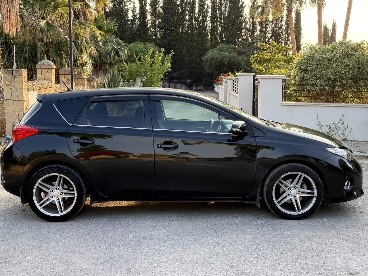 2012 Toyota Auris 1.5 Kıbrıs | KKTC İkinci El Satılık Araba - Thumbnail 3