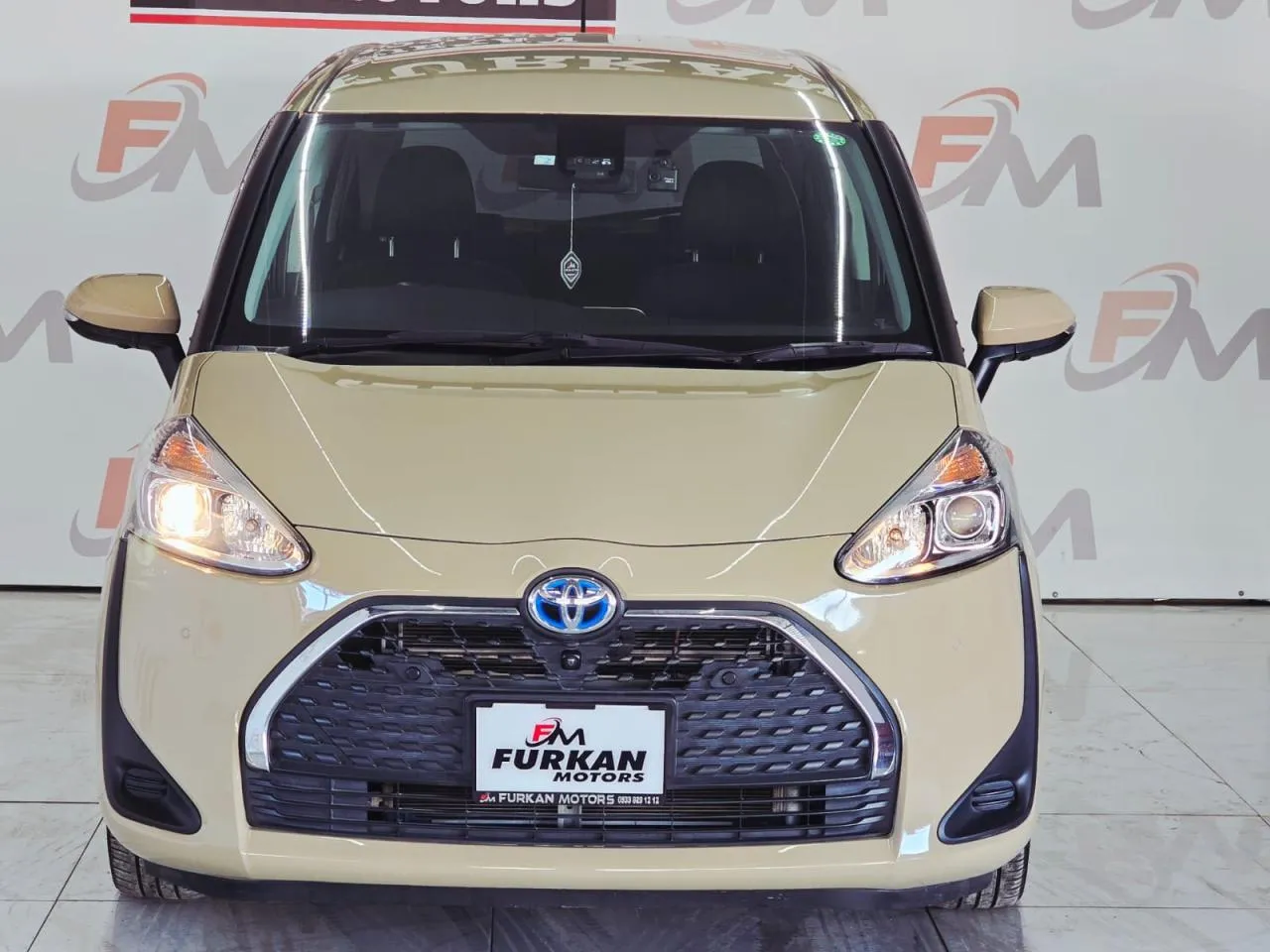 2020 Toyota Sienta 1.5 Hybrid CVT Kıbrıs | KKTC İkinci El Satılık Araba - Thumbnail 2