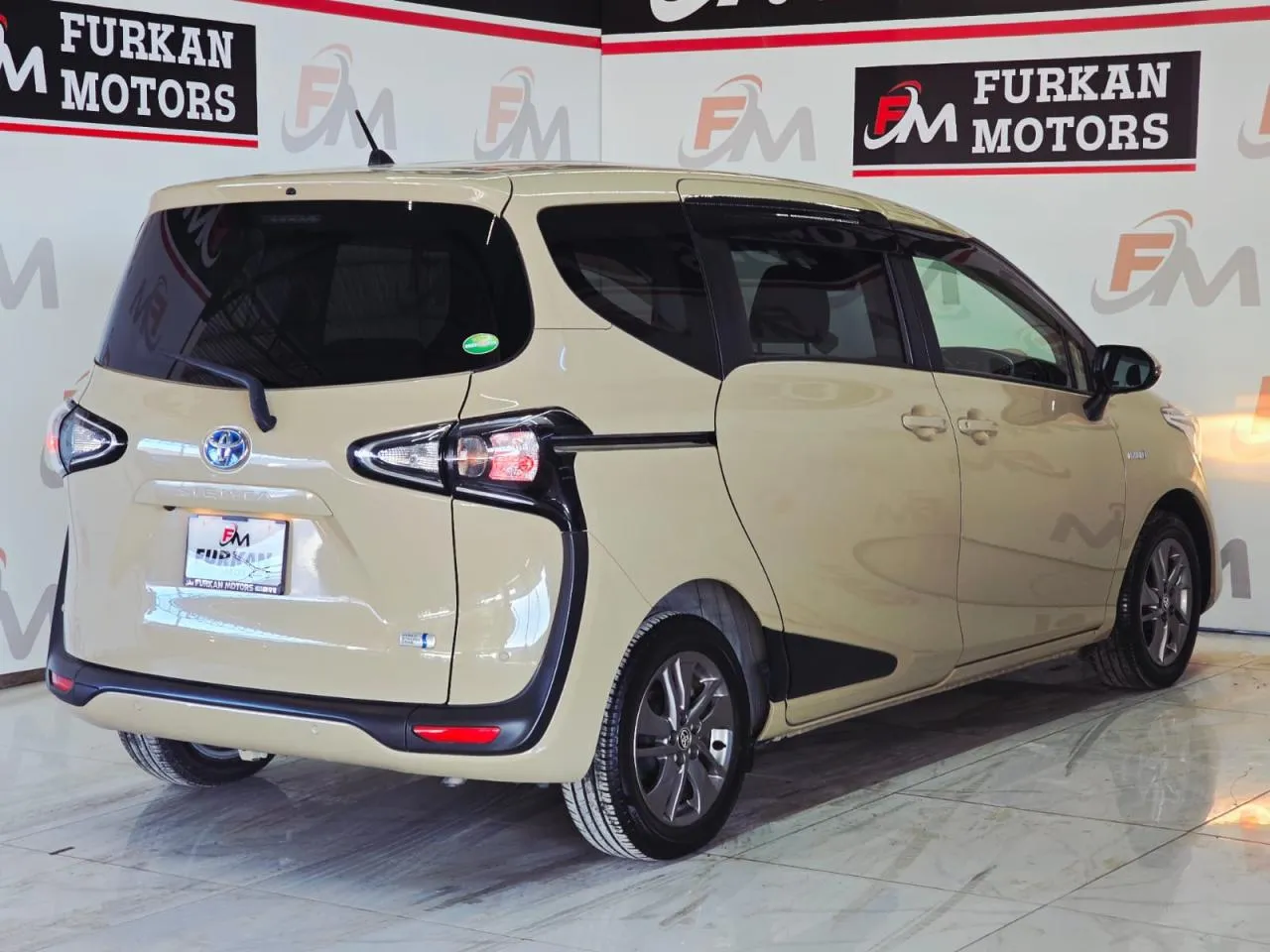 2020 Toyota Sienta 1.5 Hybrid CVT Kıbrıs | KKTC İkinci El Satılık Araba - Thumbnail 5