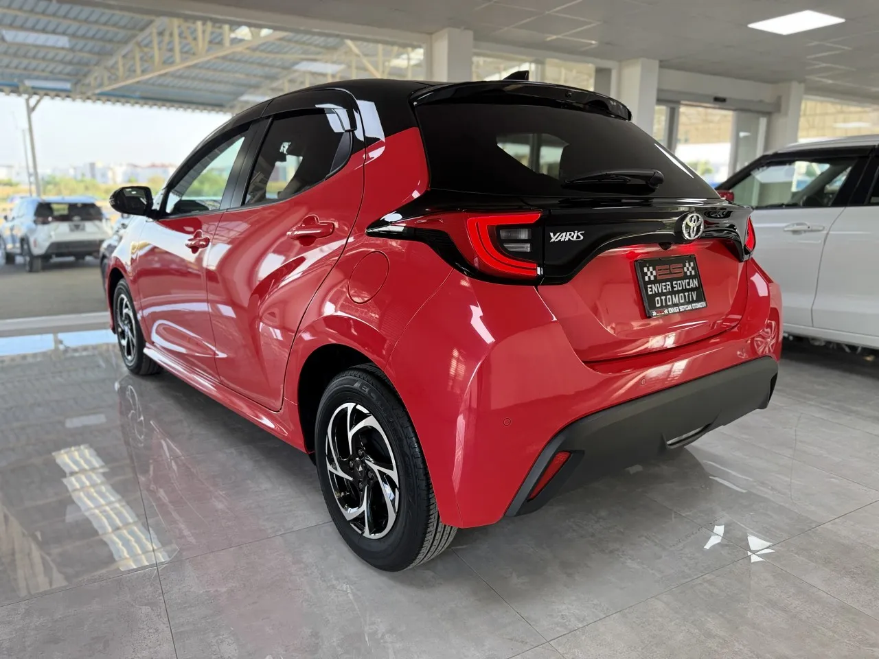2024 Toyota Yaris 1.5 Kıbrıs | KKTC İkinci El Satılık Araba - Thumbnail 4
