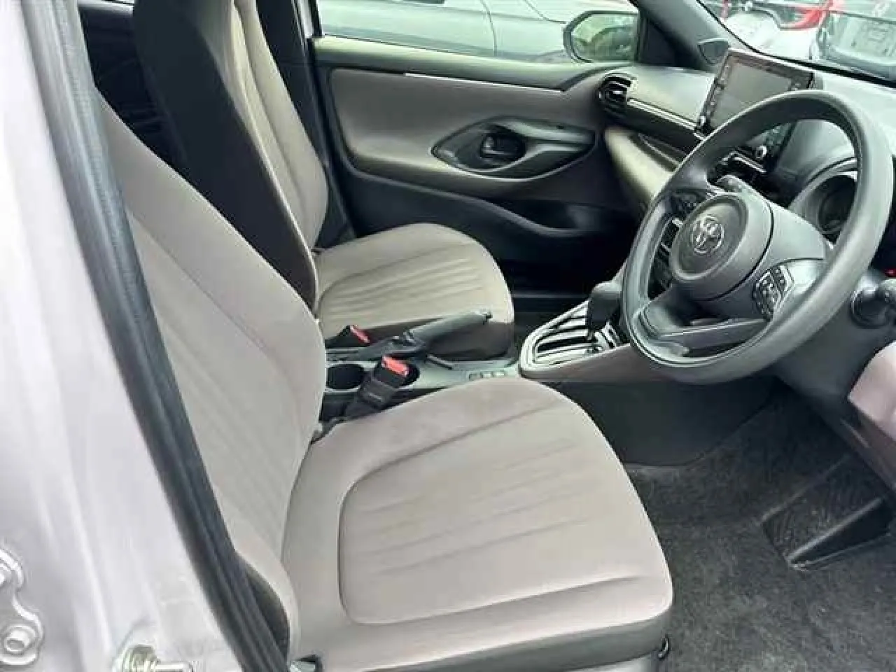 2022 Toyota Yaris 1.5 Kıbrıs | KKTC İkinci El Satılık Araba - Thumbnail 6