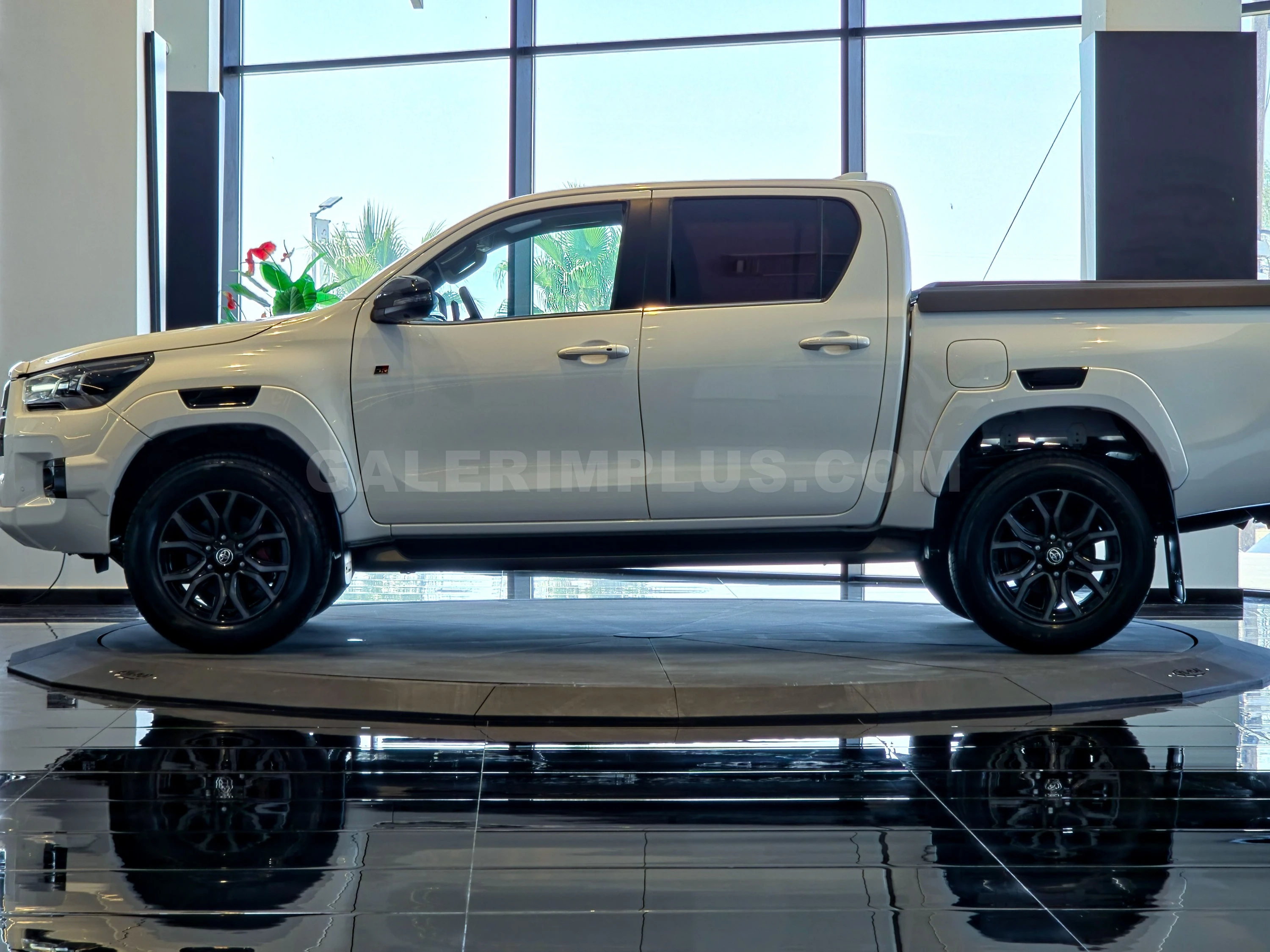 2023 Toyota Hilux 2.4 D-4D Kıbrıs | KKTC İkinci El Satılık Araba - Thumbnail 3