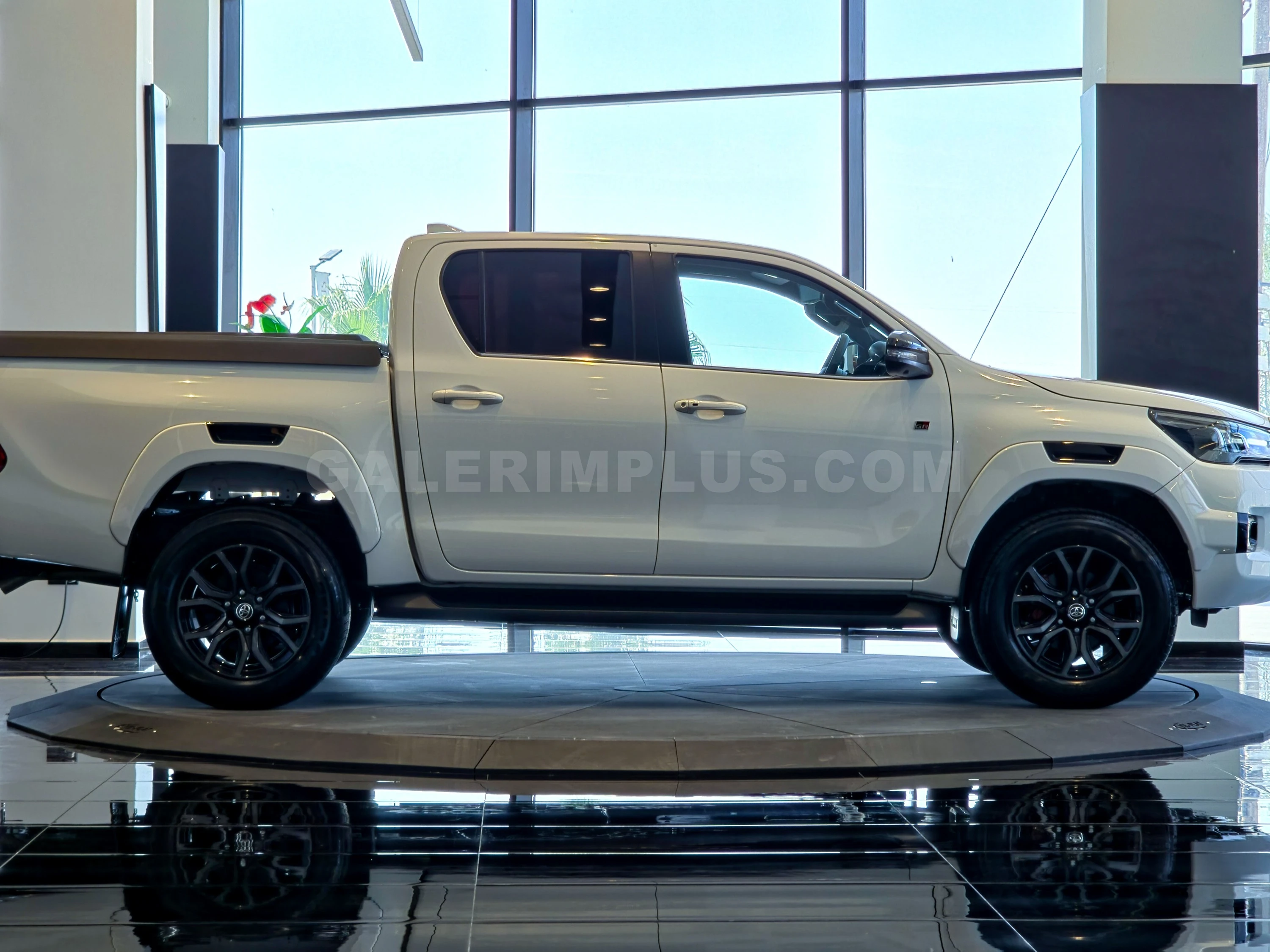 2023 Toyota Hilux 2.4 D-4D Kıbrıs | KKTC İkinci El Satılık Araba - Thumbnail 4