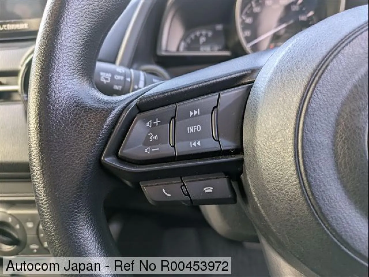 2022 Mazda 2 1.5 Kıbrıs | KKTC İkinci El Satılık Araba - Thumbnail 2