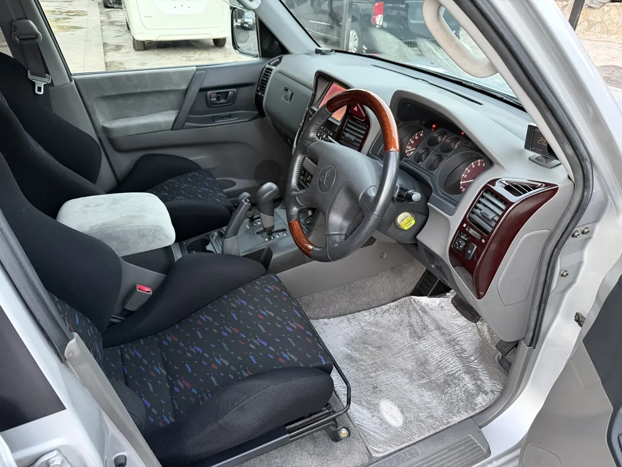 2001 Mitsubishi Pajero 3.5 Kıbrıs | KKTC İkinci El Satılık Araba - Thumbnail 5