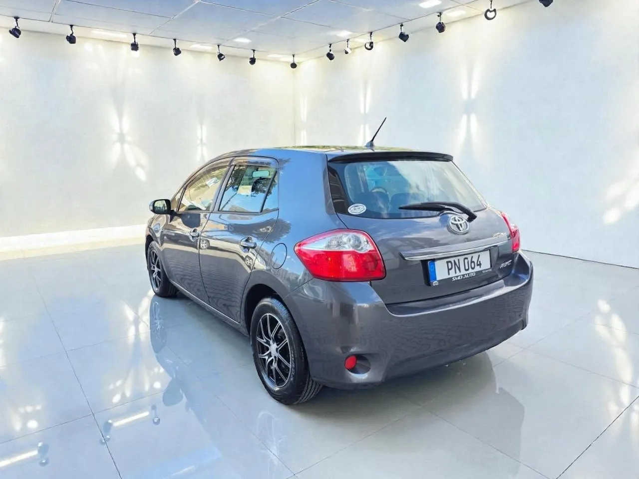 2011 Toyota Auris 1.5 Kıbrıs | KKTC İkinci El Satılık Araba - Thumbnail 4