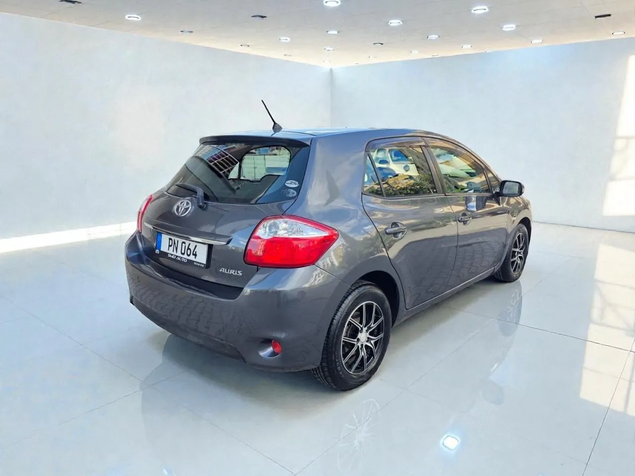 2011 Toyota Auris 1.5 Kıbrıs | KKTC İkinci El Satılık Araba - Thumbnail 5