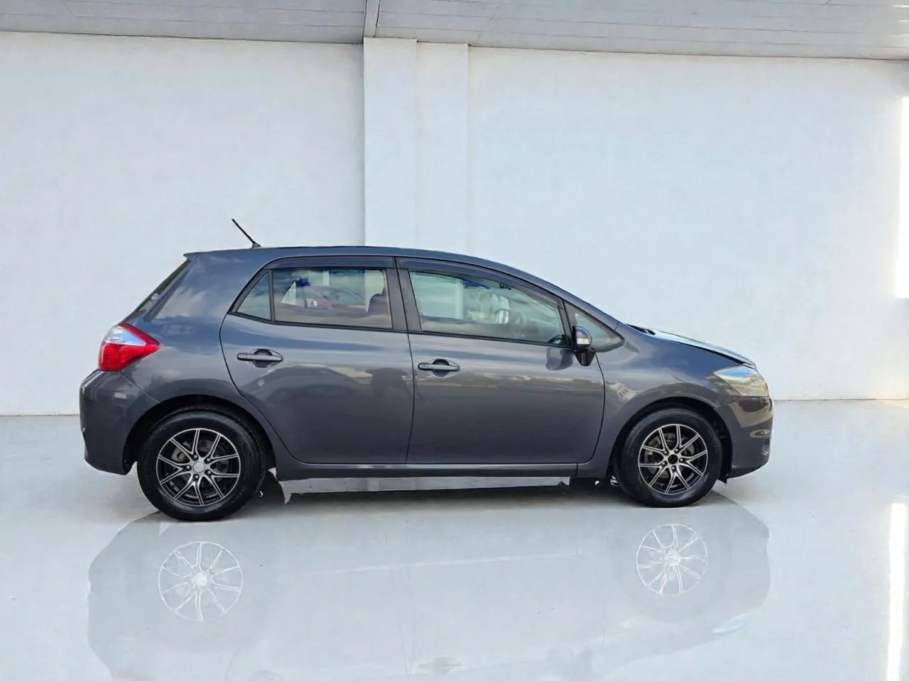 2011 Toyota Auris 1.5 Kıbrıs | KKTC İkinci El Satılık Araba - Thumbnail 6