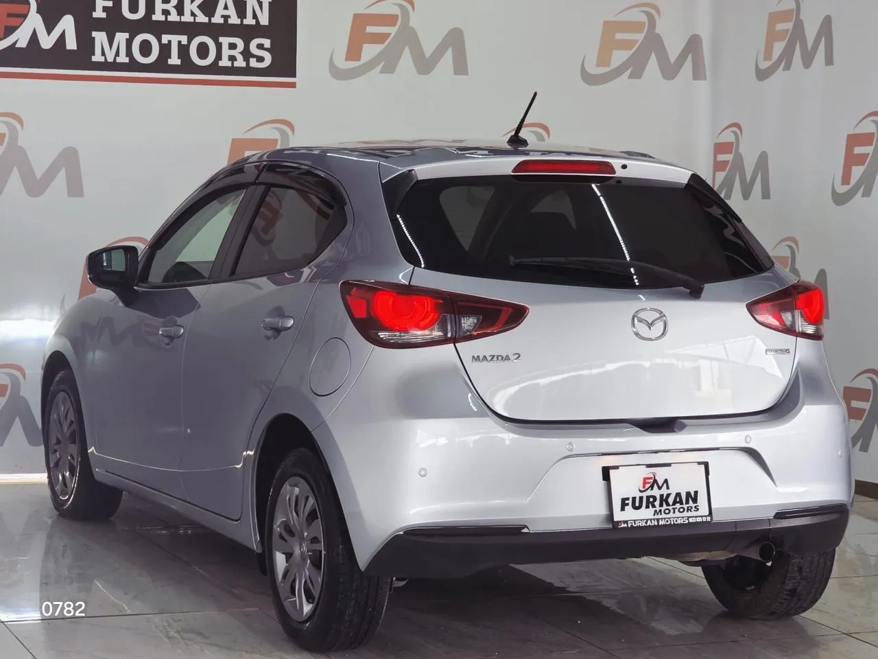 2021 Mazda 2 1.5 Kıbrıs | KKTC İkinci El Satılık Araba - Thumbnail 4