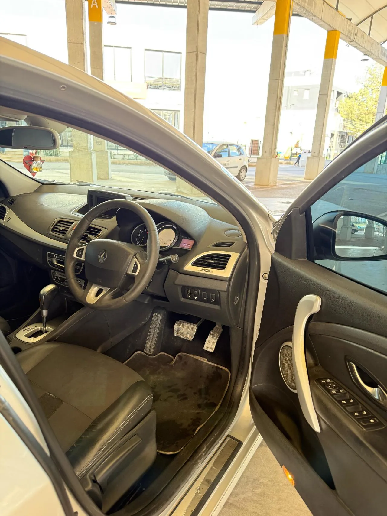 2012 Renault Fluence 1.6 Kıbrıs | KKTC İkinci El Satılık Araba - Thumbnail 7