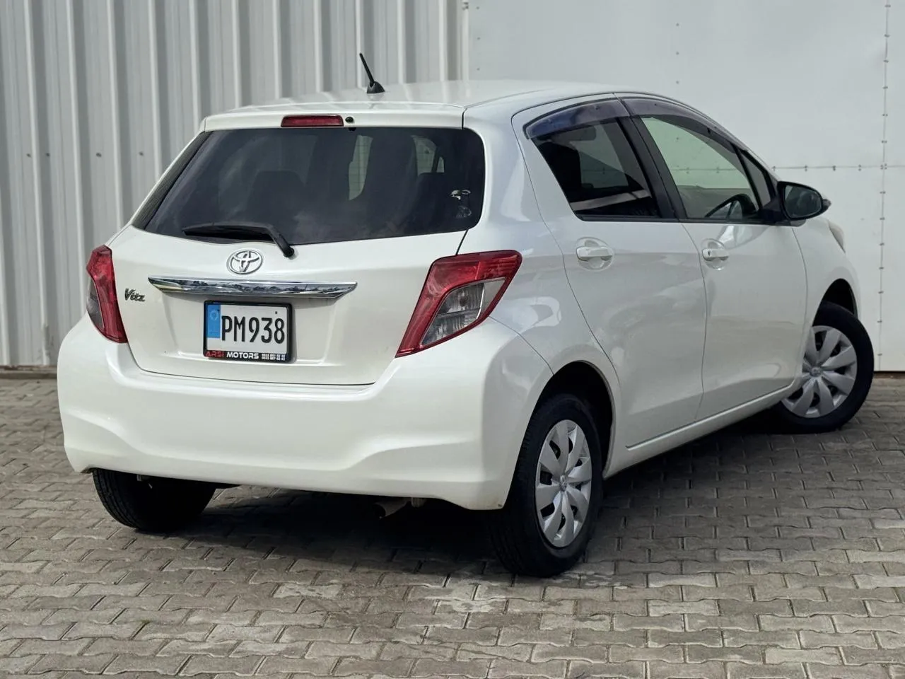 2013 Toyota Vitz 1.3 Kıbrıs | KKTC İkinci El Satılık Araba - Thumbnail 3