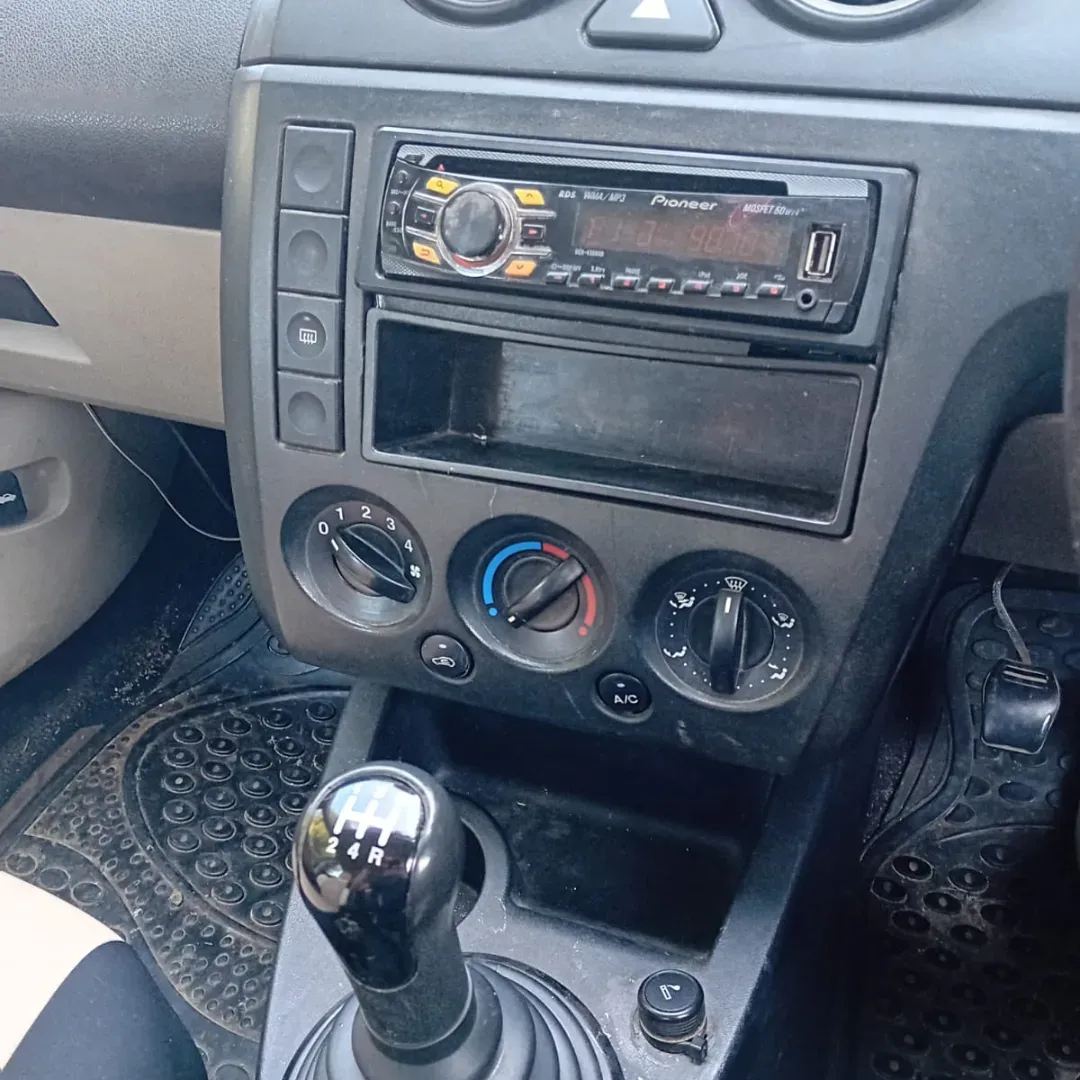 2003 Ford Fiesta 1.4 Kıbrıs | KKTC İkinci El Satılık Araba - Thumbnail 5
