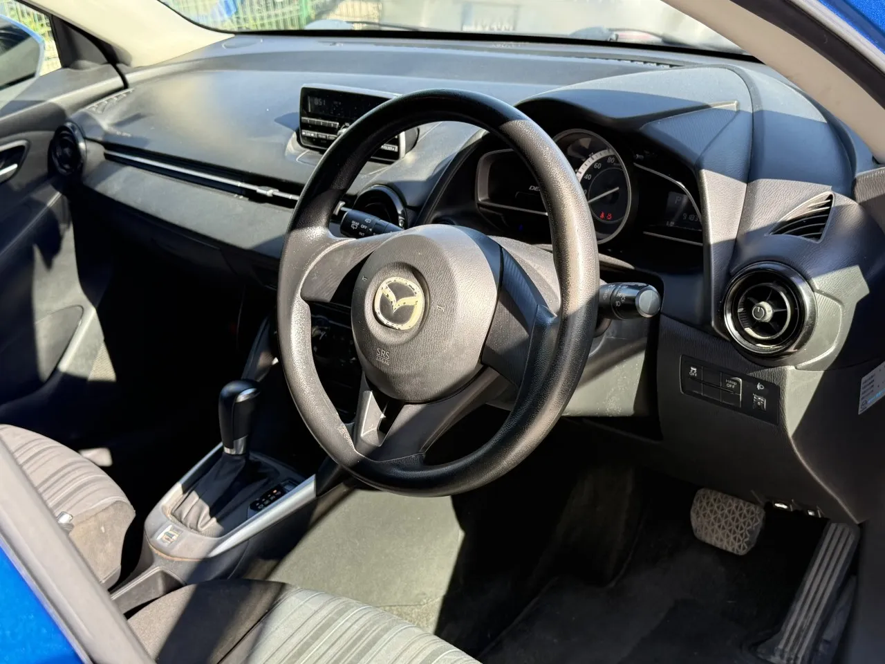 2016 Mazda Demio 1.3i Kıbrıs | KKTC İkinci El Satılık Araba - Thumbnail 4