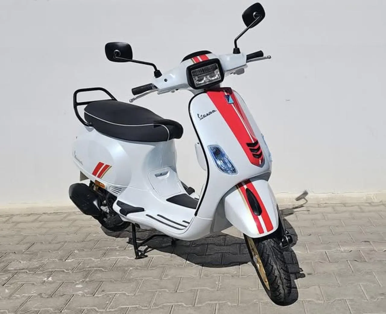 2024 Vespa Diğer  Kıbrıs | KKTC İkinci El Satılık Araba - Thumbnail 6