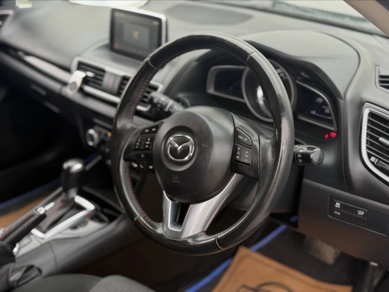 2015 Mazda Axela 1.5 Kıbrıs | KKTC İkinci El Satılık Araba - Thumbnail 6