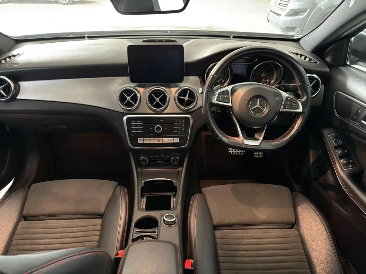 2020 Mercedes - Benz GLA 180 Kıbrıs | KKTC İkinci El Satılık Araba - Thumbnail 6
