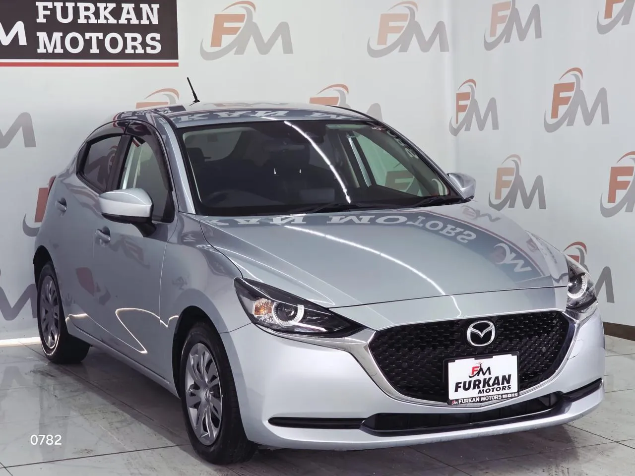 2021 Mazda 2 1.5 Kıbrıs | KKTC İkinci El Satılık Araba - Thumbnail 8