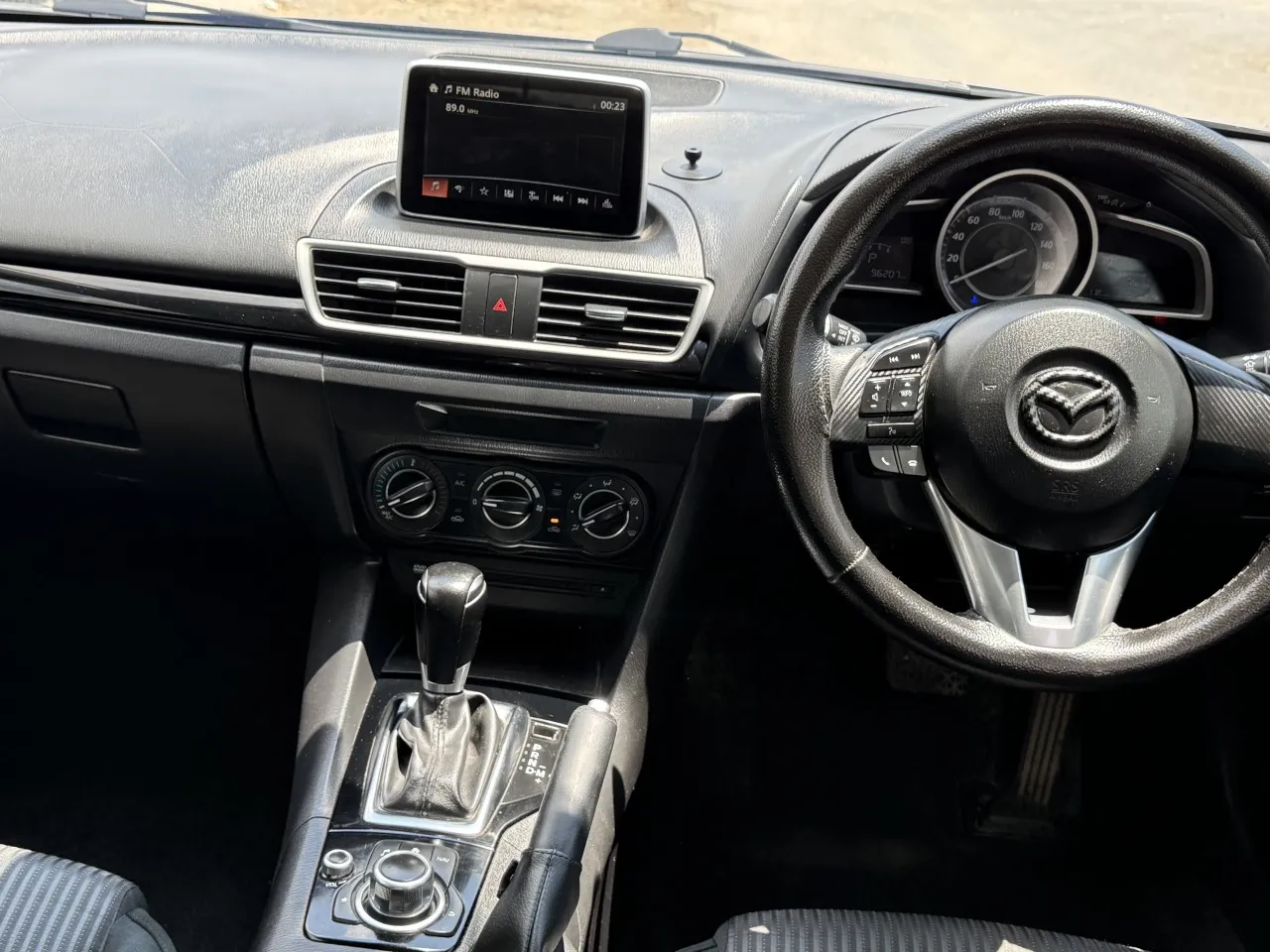 2014 Mazda Axela 1.5 Kıbrıs | KKTC İkinci El Satılık Araba - Thumbnail 7