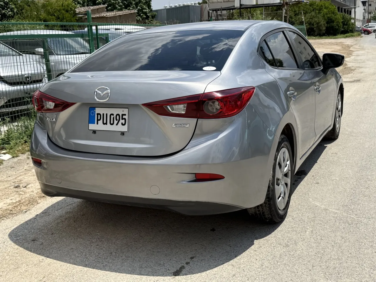 2014 Mazda Axela 1.5 Kıbrıs | KKTC İkinci El Satılık Araba - Thumbnail 5