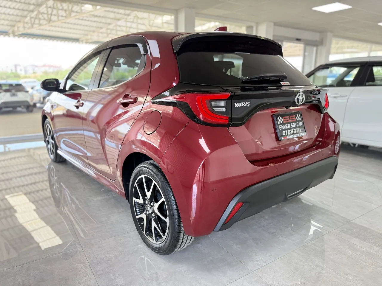 2022 Toyota Yaris 1.5 Kıbrıs | KKTC İkinci El Satılık Araba - Thumbnail 4