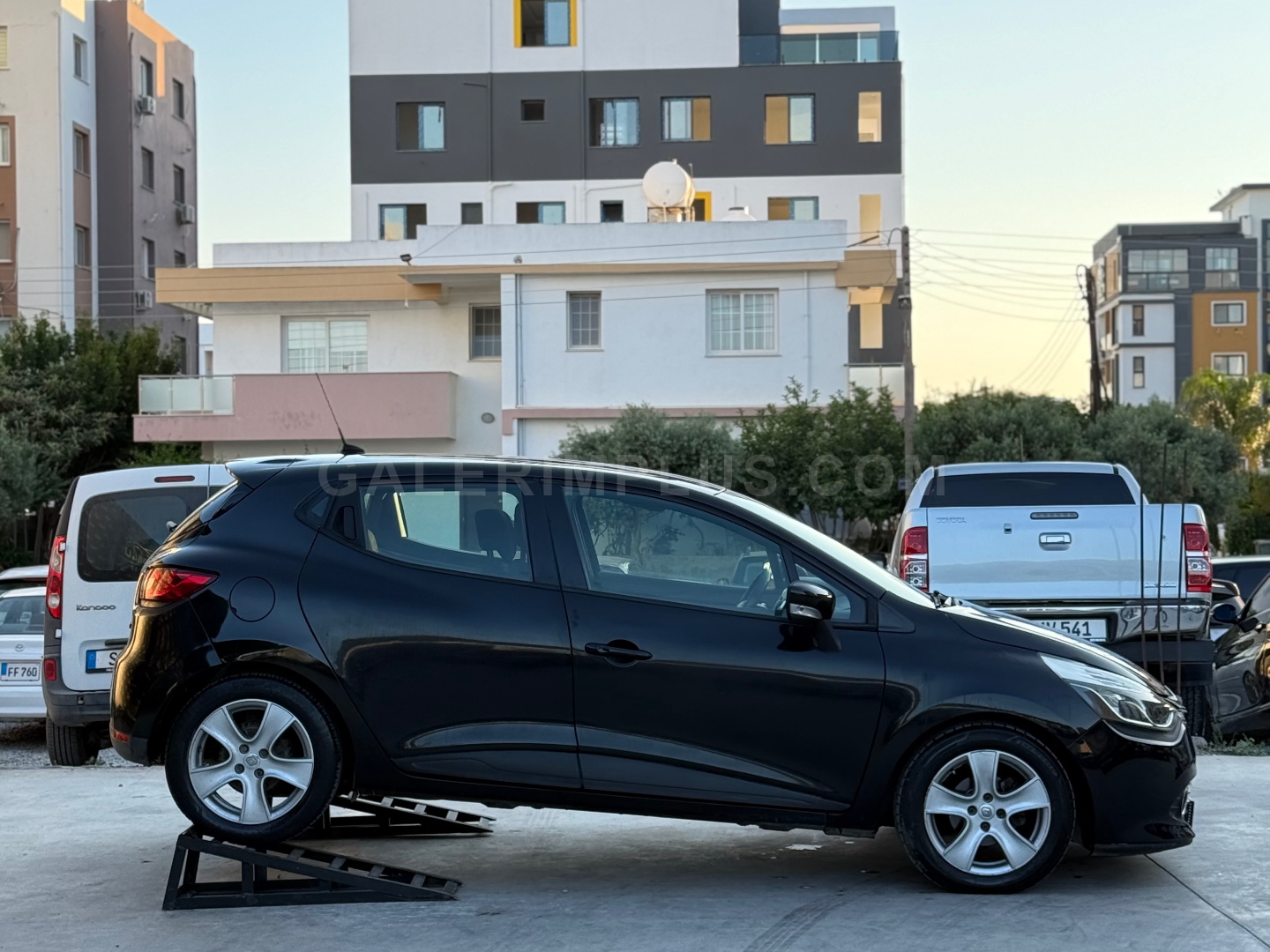 2015 Renault Clio 1.2 Kıbrıs | KKTC İkinci El Satılık Araba - Thumbnail 4
