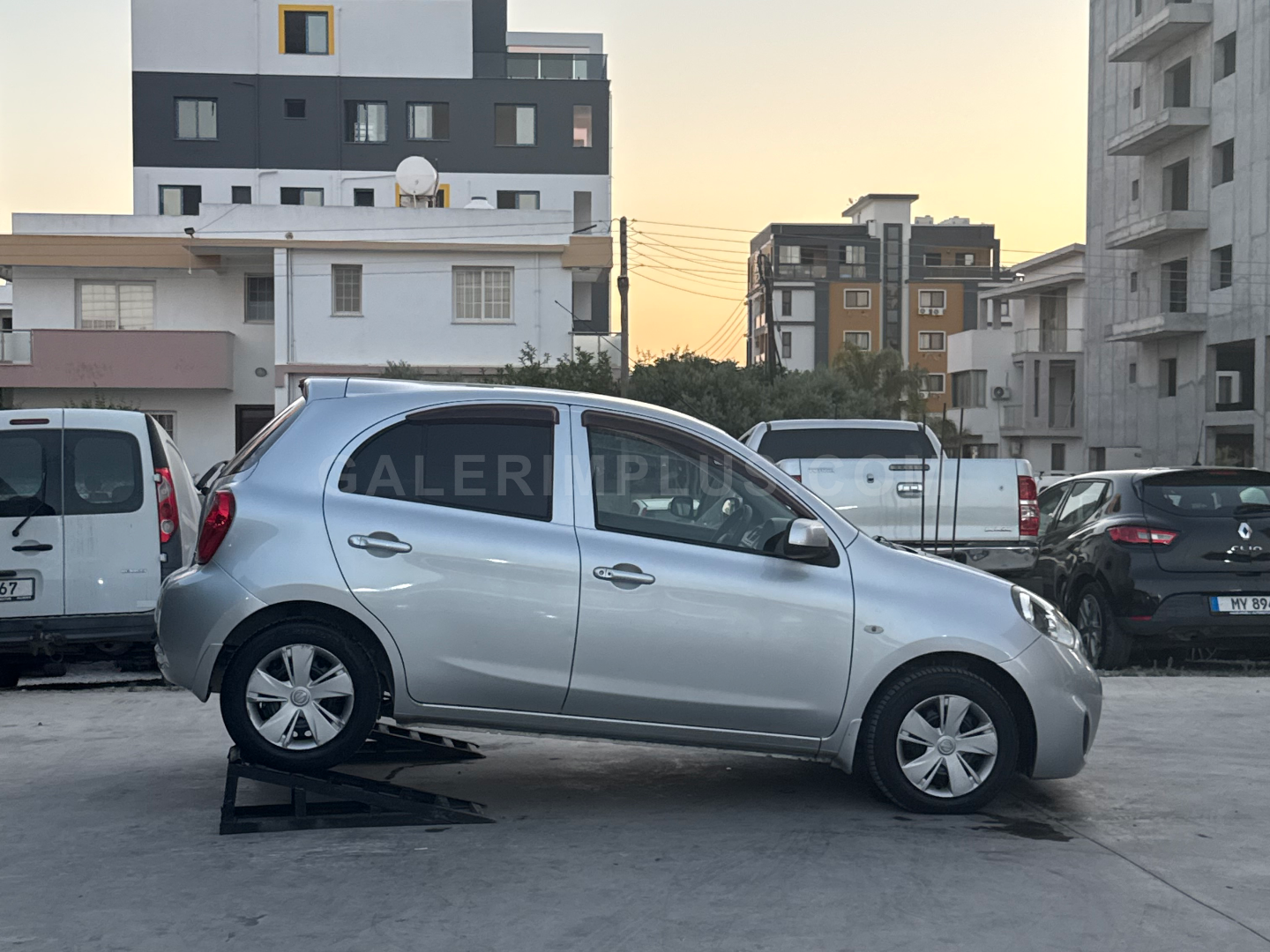 2013 Nissan March 1.2 Kıbrıs | KKTC İkinci El Satılık Araba - Thumbnail 4