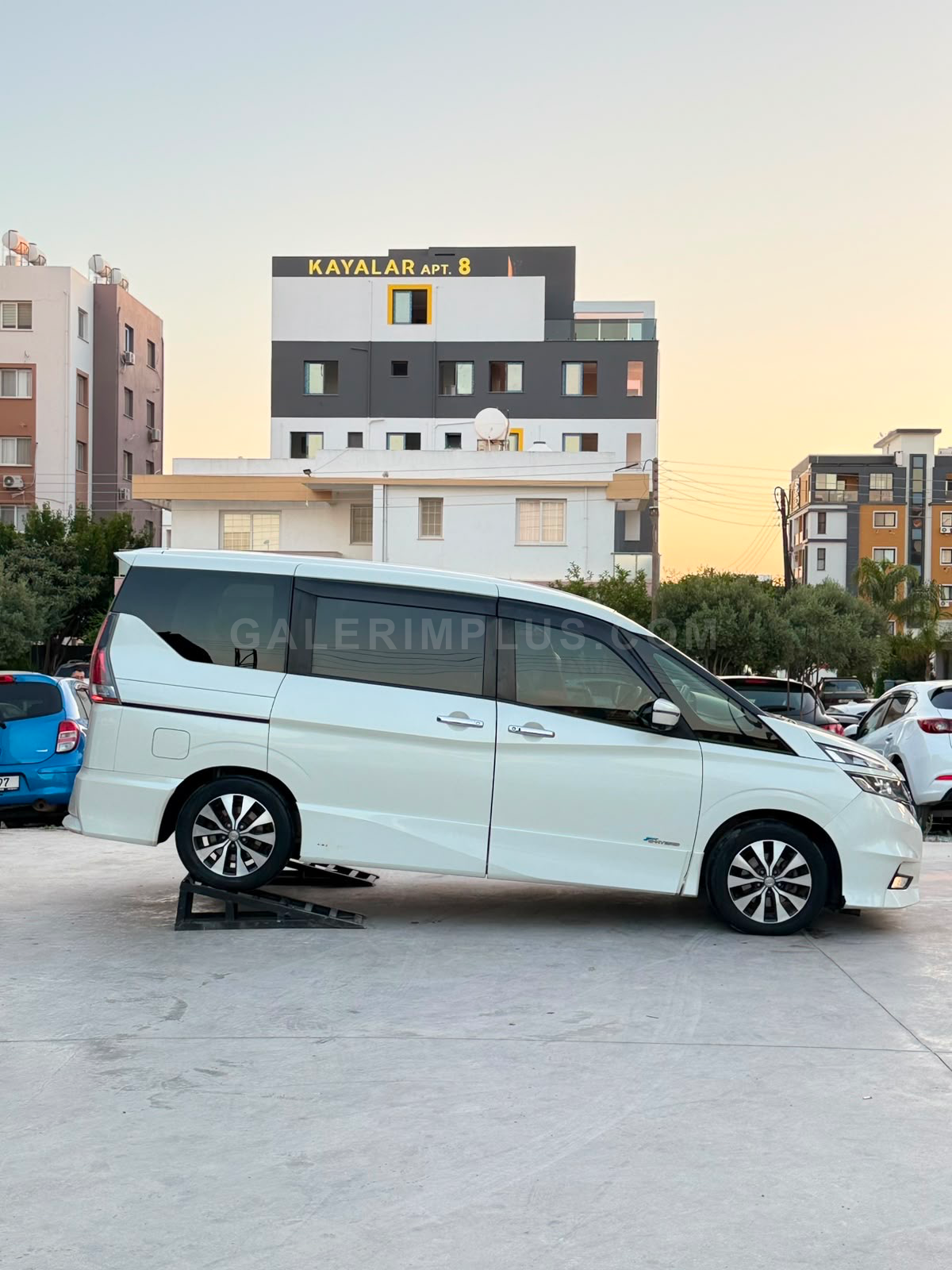 2019 Nissan Serena  Kıbrıs | KKTC İkinci El Satılık Araba - Thumbnail 4