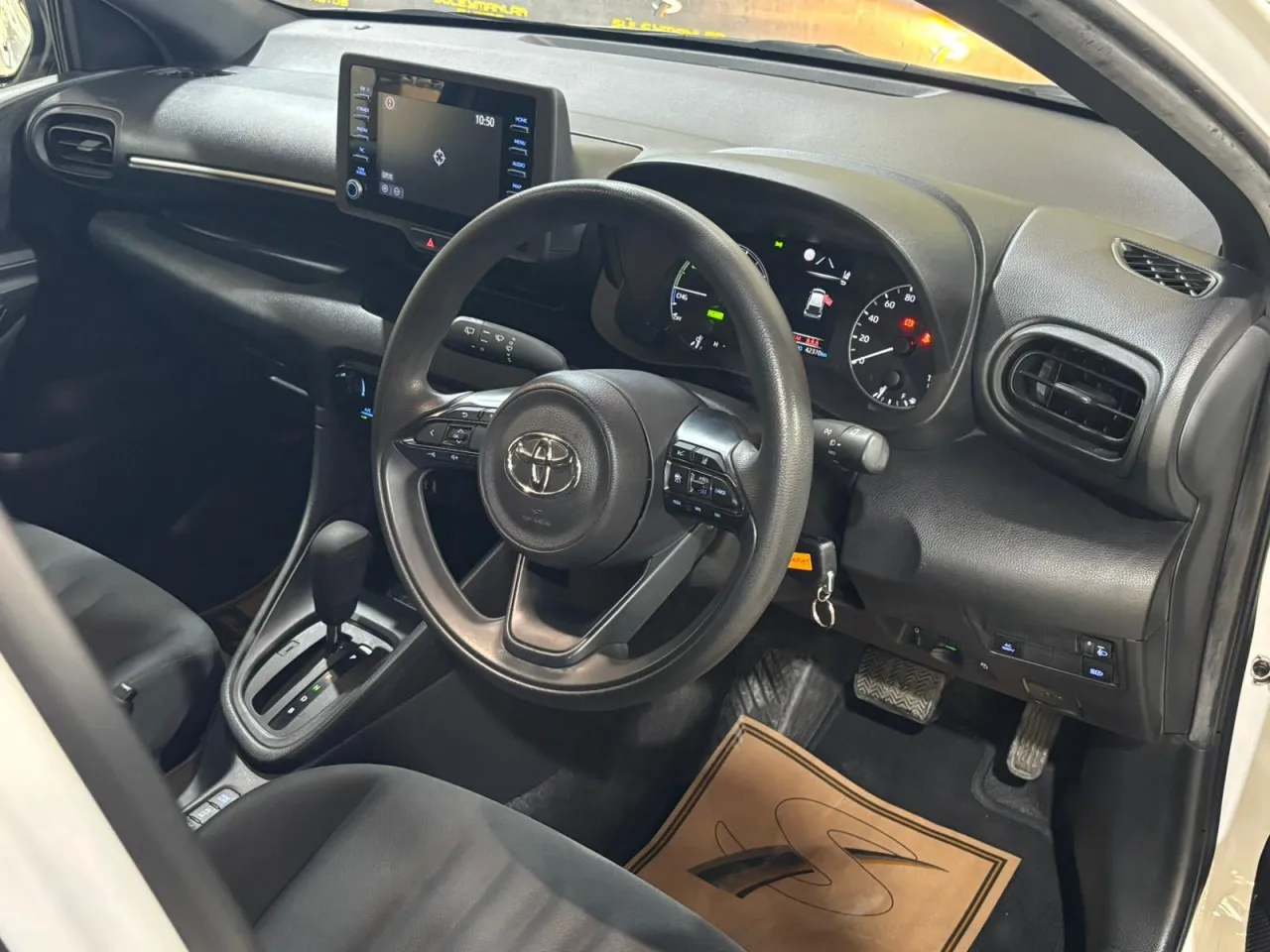 2023 Toyota Yaris 1.5 Hybrid Kıbrıs | KKTC İkinci El Satılık Araba - Thumbnail 8